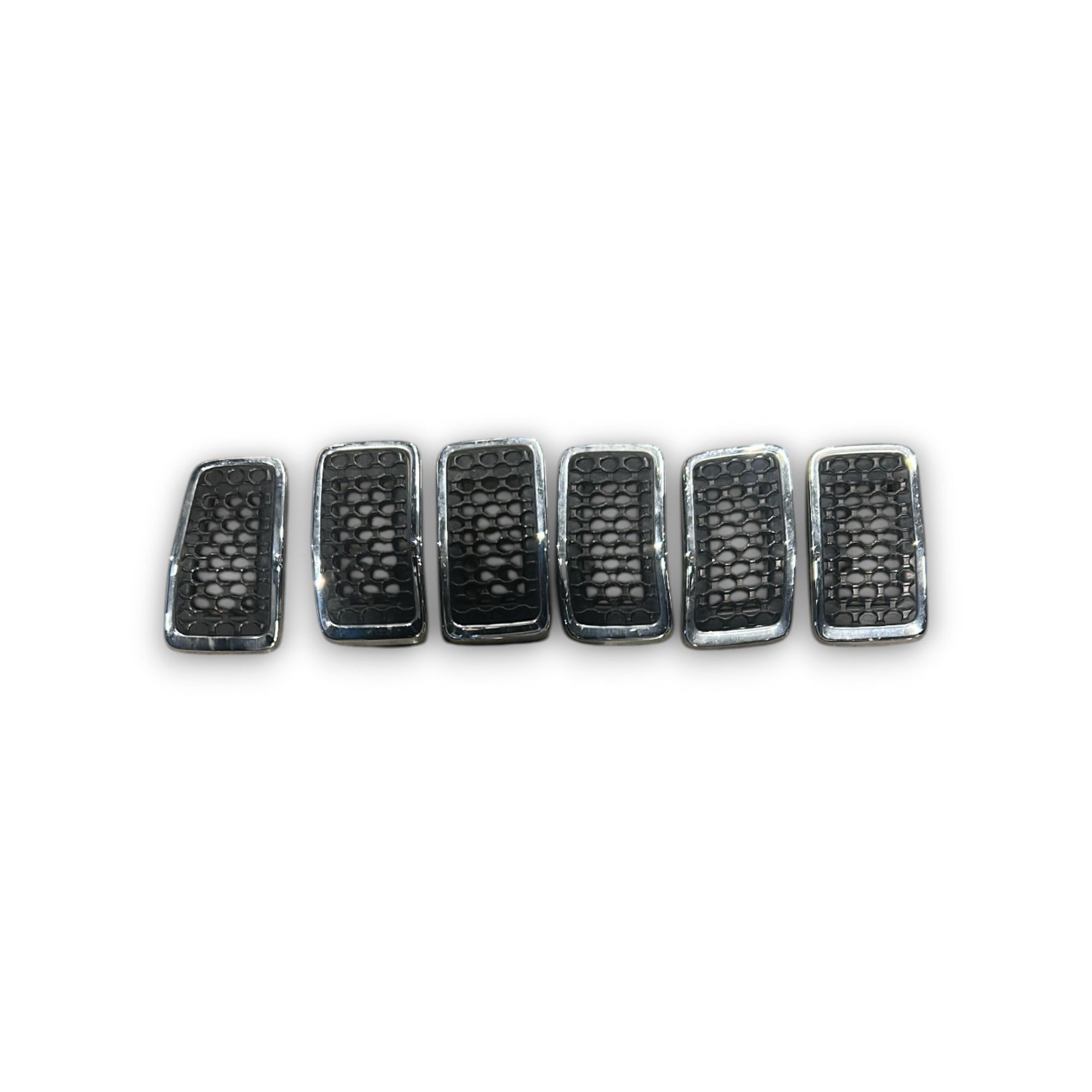 6 Griglie Cofano Anteriore Jeep Cherokee (KL) cod.68323773AB (2013 > 2023) (1 Mancante) - F&P CRASH SRLS - Ricambi Usati