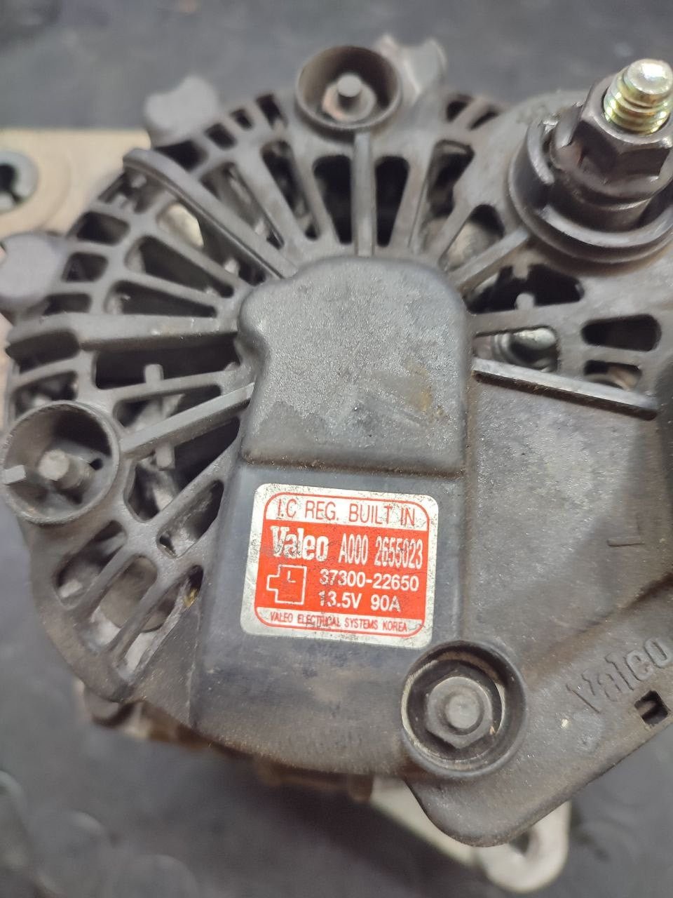 Alternatore KIA RIO II serie 1.2 cod: 37300-22650 - F&P CRASH SRLS - Ricambi Usati