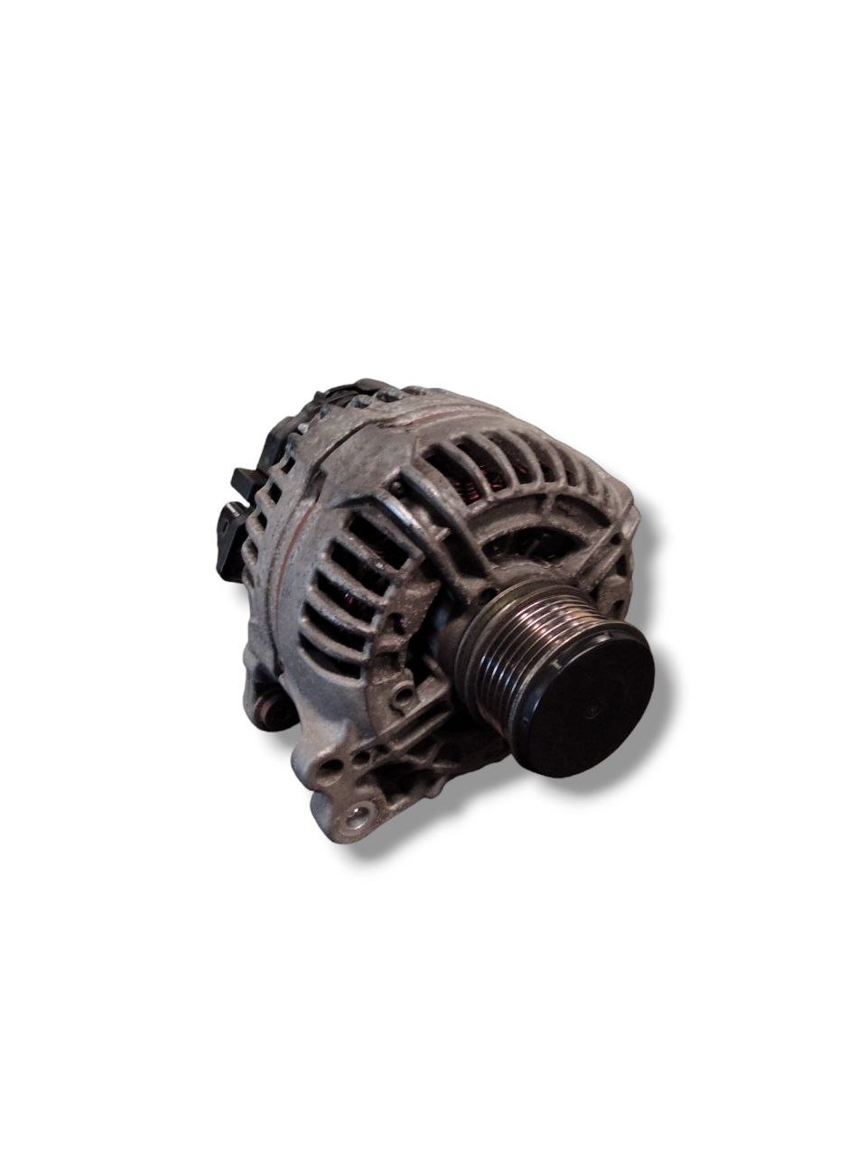 Alternatore Volkswagen Golf V 2.0 diesel (2003 - 2008) cod.0124525091 - 06F903023F - F&amp;P CRASH SRLS - Ricambi Usati