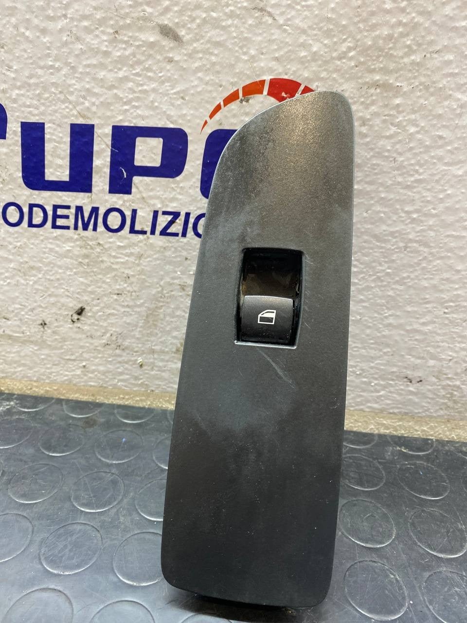 Centralina alzacristalli destro Bmw 128i cod:15939966 91462997ai - F&amp;P CRASH SRLS - Ricambi Usati