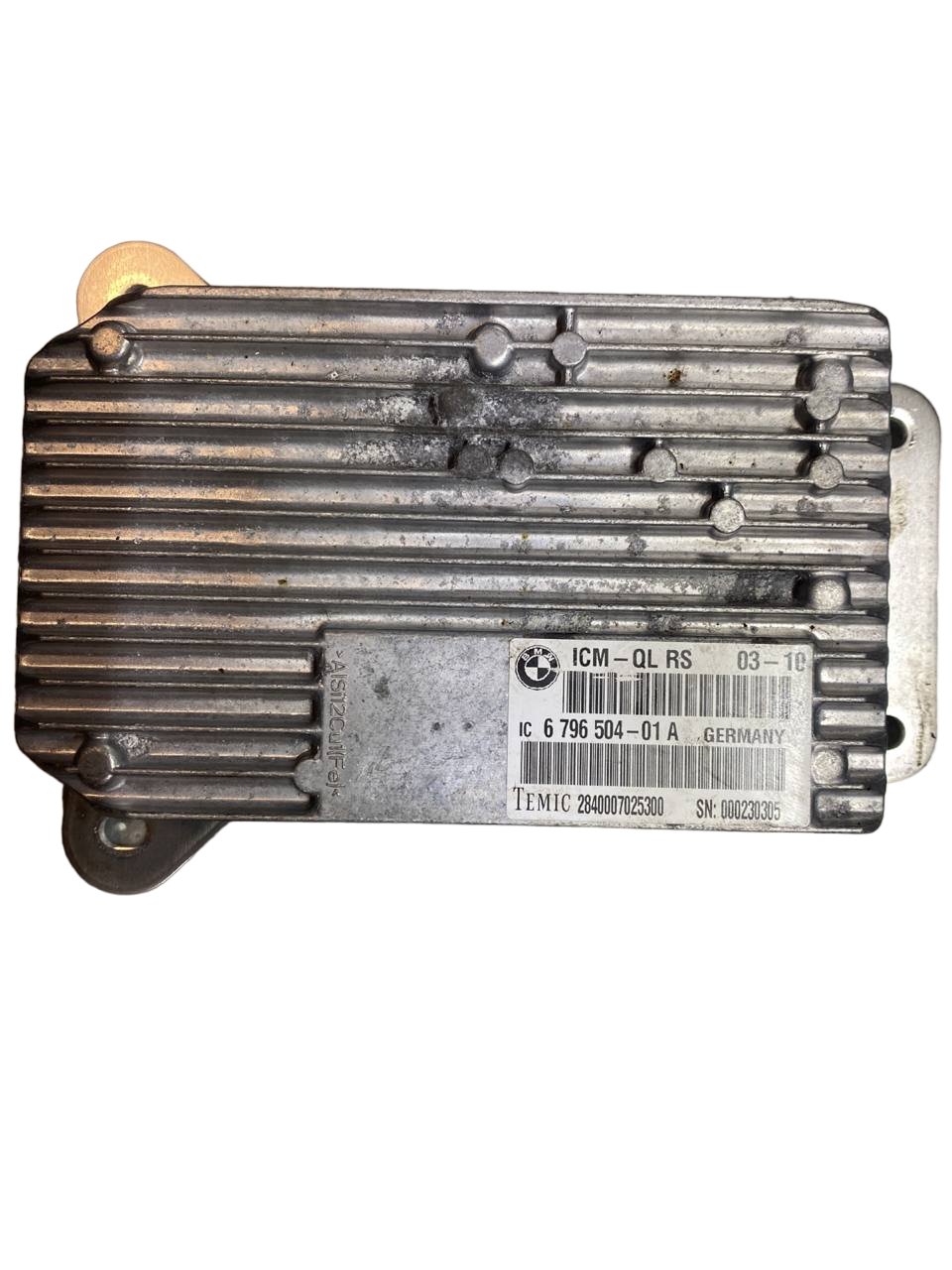 Centralina sospensioni pneumatiche Bmw 740i (f02 - 2015) cod:679650401 - F&P CRASH SRLS - Ricambi Usati