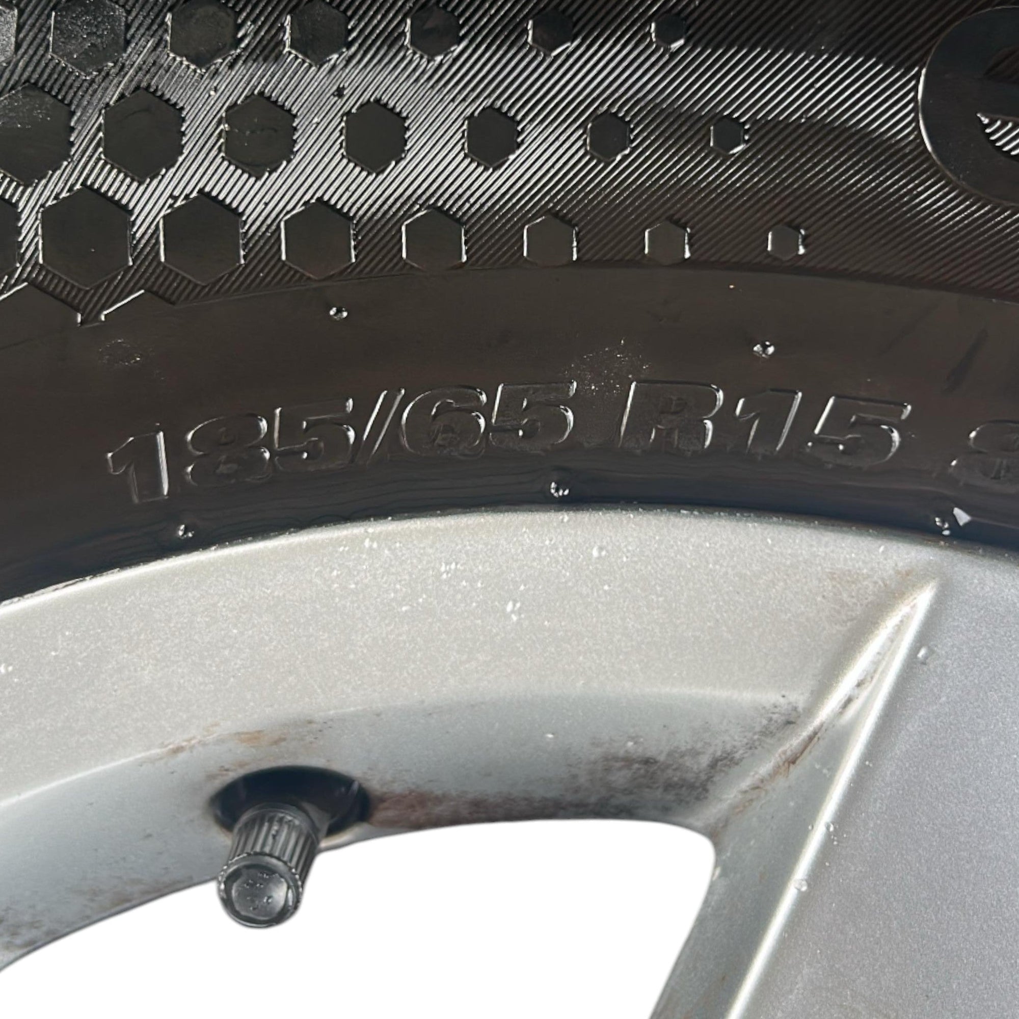 Cerchio In Lega Volkswagen Polo (AW1) cod.2G0601025N (5 Fori / 185 / 65 R15) (2017 > ) cod.2G0601025AD - F&P CRASH SRLS - Ricambi Usati