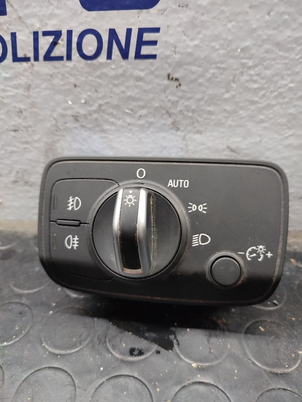 Comandi fari Audi A3 ( 8v ) cod 8V0941531L - F&P CRASH SRLS - Ricambi Usati
