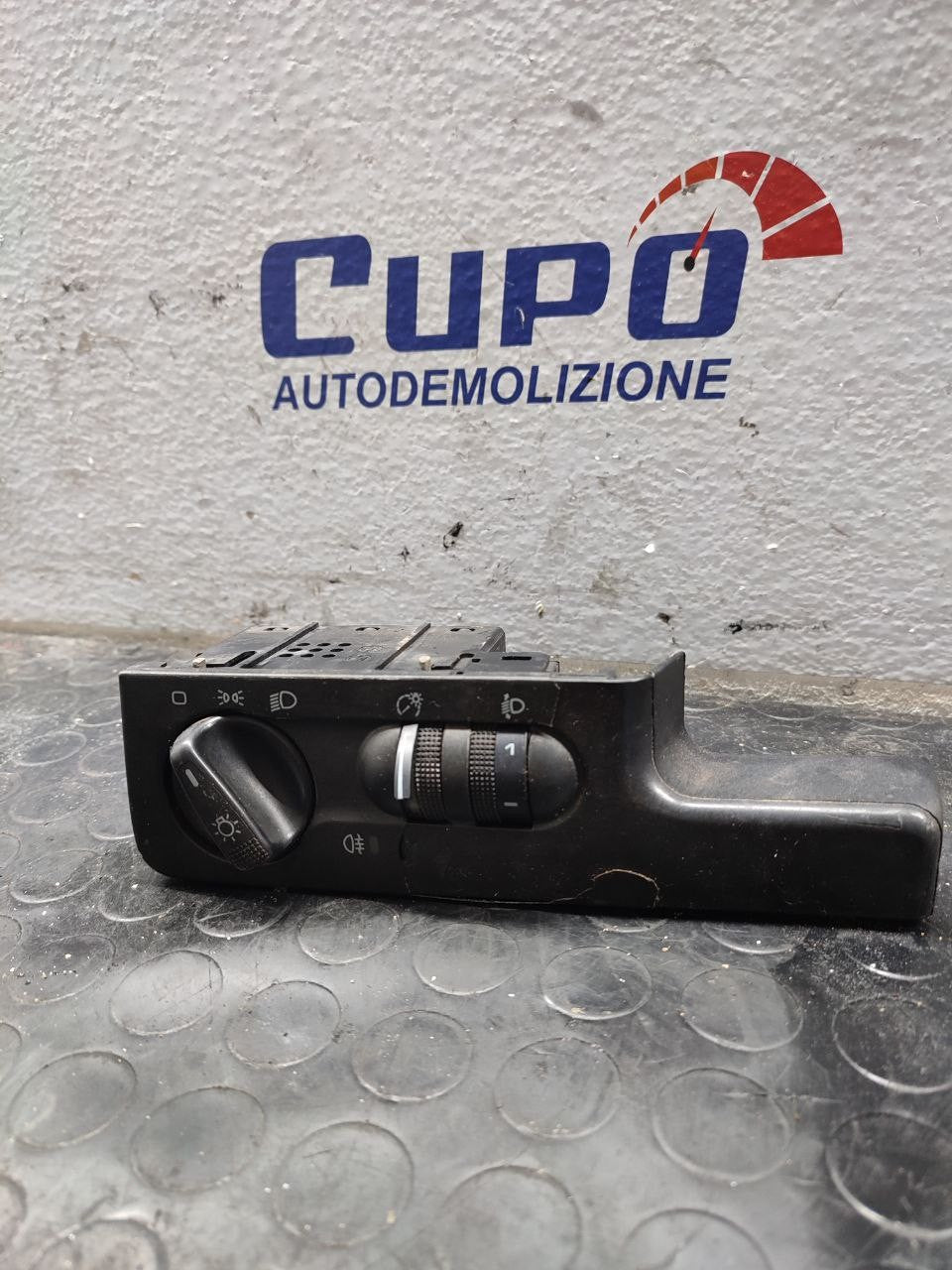 Comandi fari Volkswagen Golf III cod 3a1941531e - F&P CRASH SRLS - Ricambi Usati