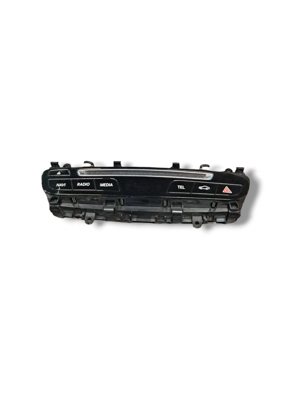Comandi pulsanti centrali Mercedes - Benz Classe C W205 COD:A2059054601 (2014>) autoradio quattro frecce - F&P CRASH SRLS - Ricambi Usati