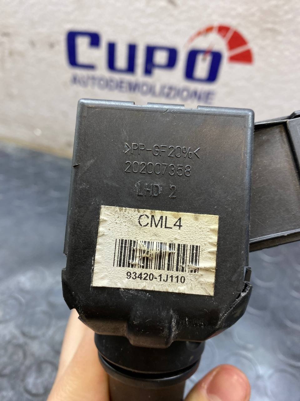 Comandi tergicristalli Hyundai i20 cod:934201j110 - F&P CRASH SRLS - Ricambi Usati