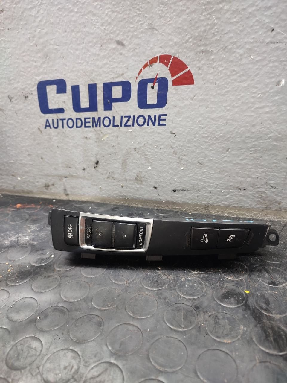 Console centrale pulsanti modalità guida Bmw serie 5 ( F10 / F11 - 2015 ) cod 9202948-03 - F&P CRASH SRLS - Ricambi Usati
