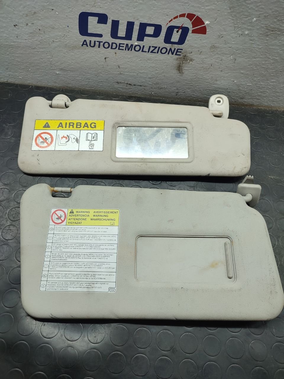 Coppia Alette Parasole DACIA DUSTER (2010) Cod:964004591R - F&P CRASH SRLS - Ricambi Usati