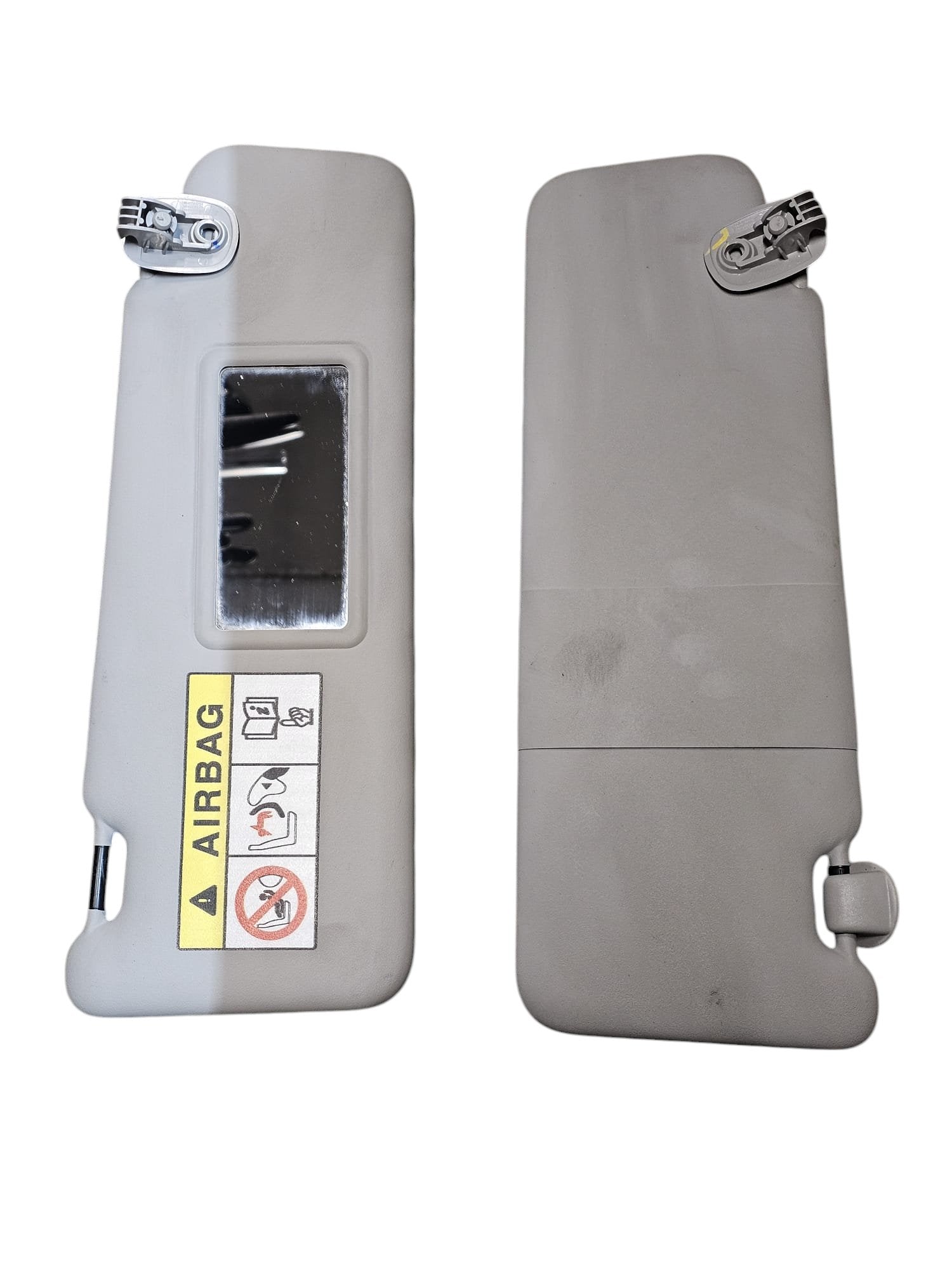 Coppia Alette Parasole Dacia Sandero (2012 - 2020) Cod:964012333R / 964004591R - F&P CRASH SRLS - Ricambi Usati