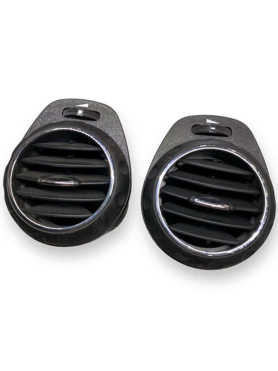 Coppia bocchette aria anteriori Alfa Romeo 147 ( 937 - 2004 ) cod. 225495 - F&amp;P CRASH SRLS - Ricambi Usati