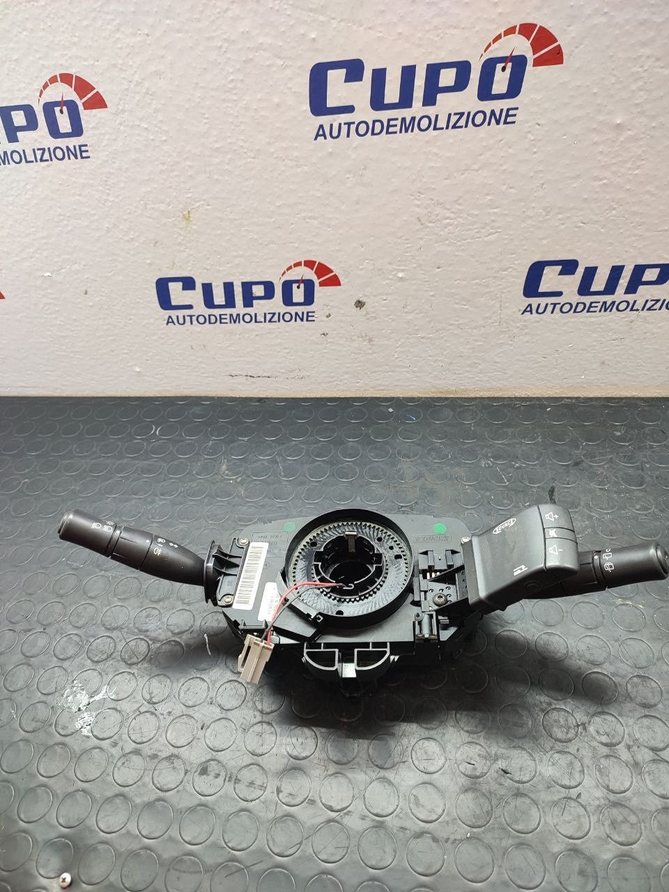 Devioluci Renault Megane II cod 820021646219 - F&P CRASH SRLS - Ricambi Usati