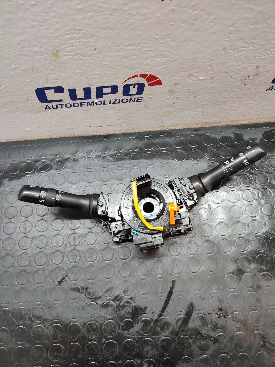 Devioluci Toyota Yaris 2007 cod 17f143 - F&P CRASH SRLS - Ricambi Usati