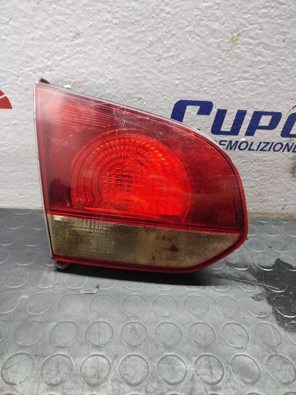 Fanale Posteriore Interno Sinistro VOLKSWAGEN GOLF 6 (2009) Cod:167970-01 - F&P CRASH SRLS - Ricambi Usati