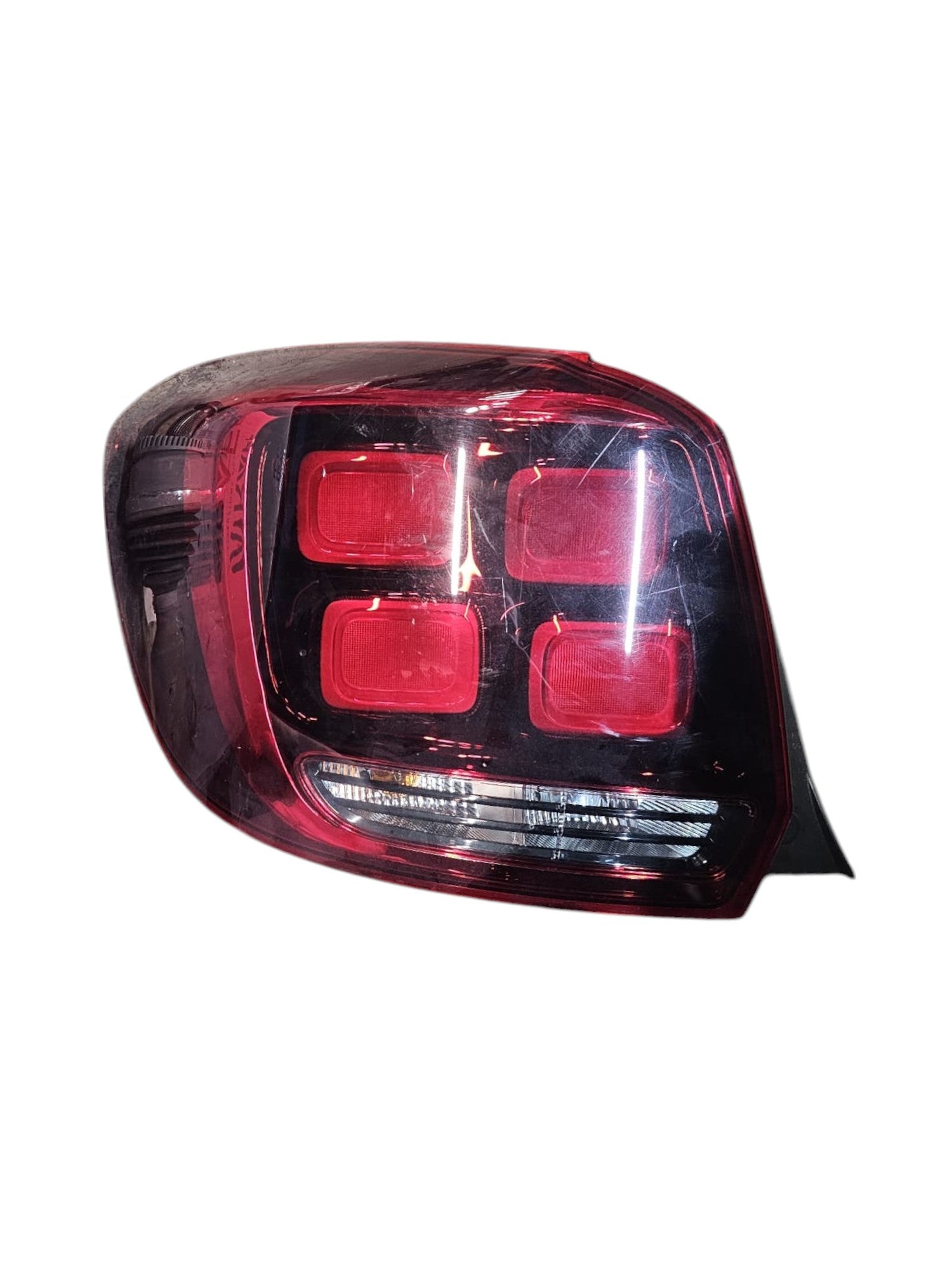 Fanale / Stop LED / Alogeno Sinistro Dacia Sandero II Cod:265554938R (2016 - 2020) - F&P CRASH SRLS - Ricambi Usati