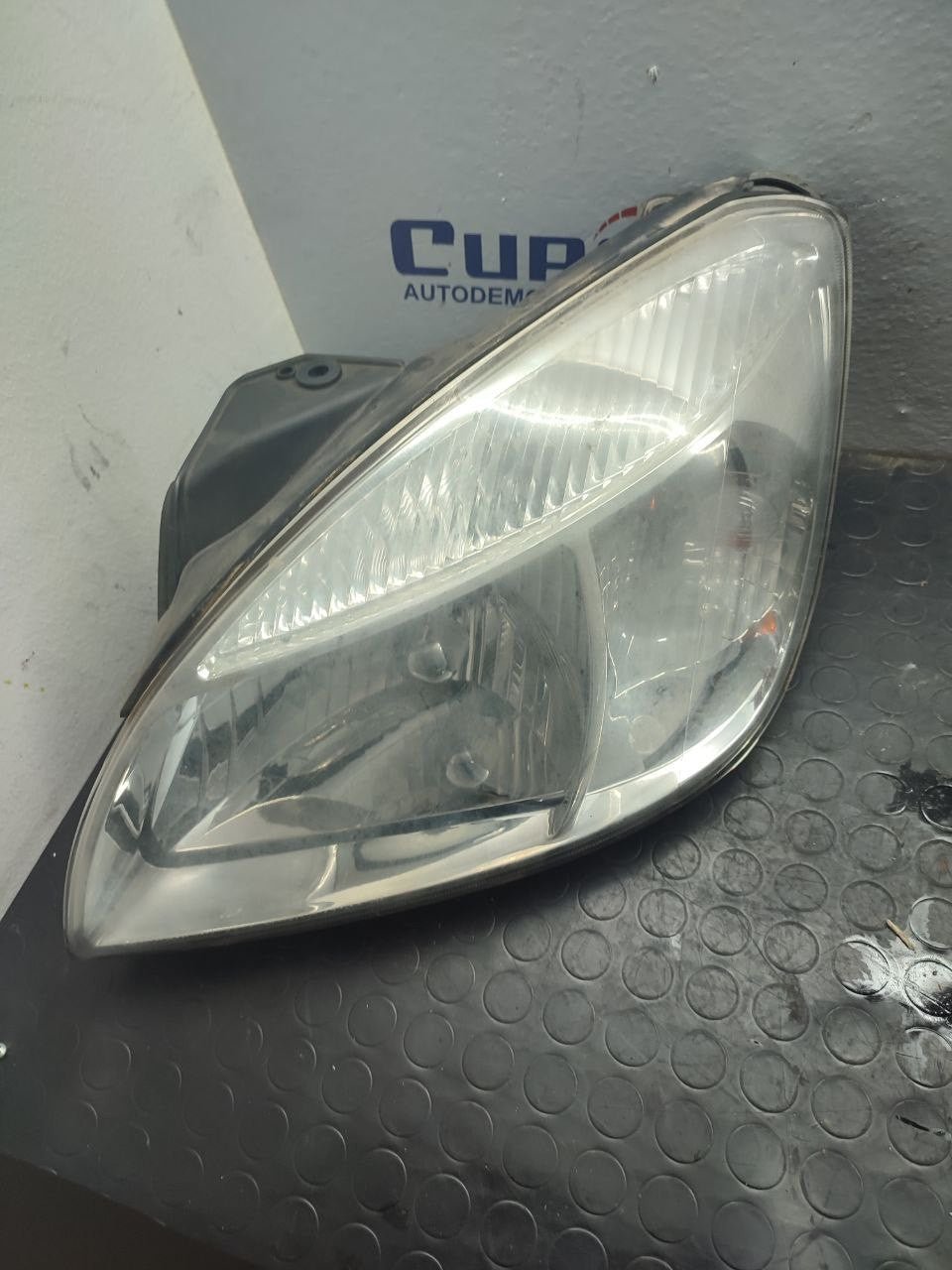 Faro / Fanale anteriore sinistro Kia Rio III ( 2006 ) - F&amp;P CRASH SRLS - Ricambi Usati