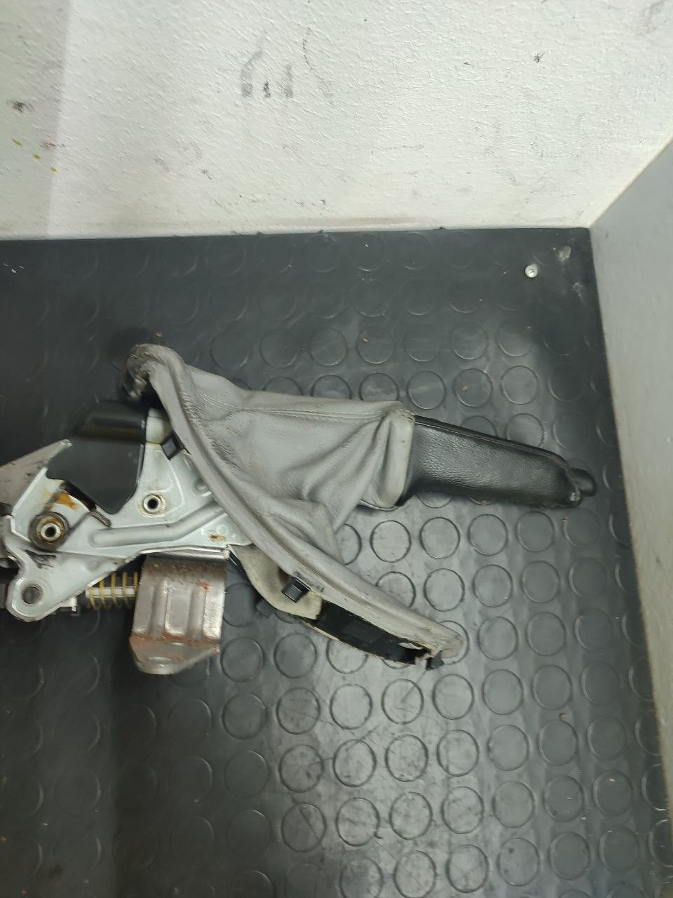 Freno a mano BMW SERIE 3 (E90) &#39;05-&#39;13 cod: 3440676492402 - F&amp;P CRASH SRLS - Ricambi Usati
