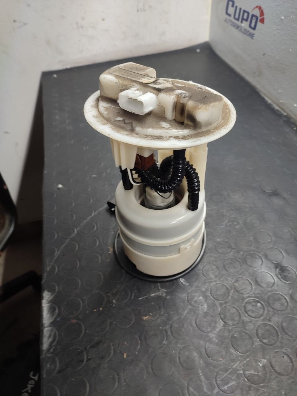 Galleggiante pompa serbatoio Nissan Juke 1.6 benzina cod 170409U01C - F&P CRASH SRLS - Ricambi Usati