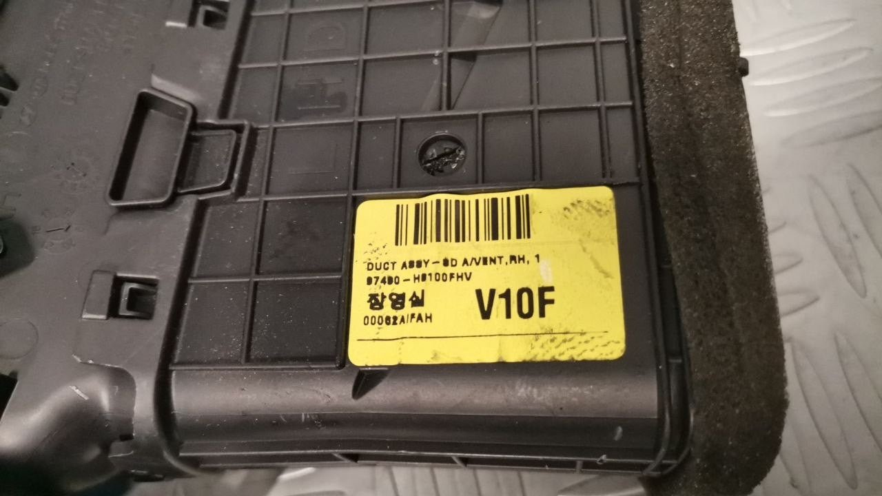 Griglia di ventilazione laterale cruscotto Kia Rio 2017 cod: 97490H8000WK - F&P CRASH SRLS - Ricambi Usati