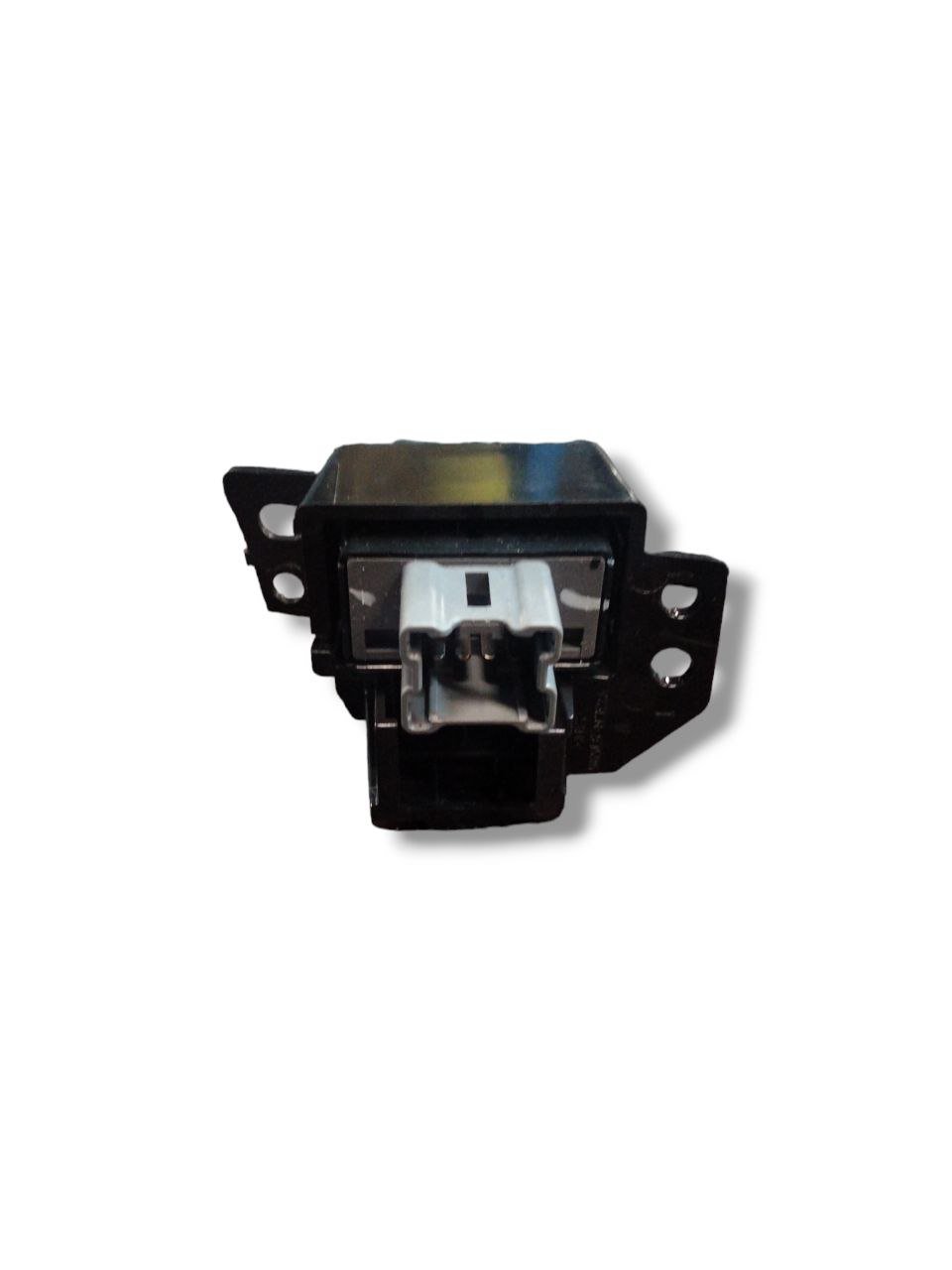 Interruttore / comando Riscaldamento sedili Nissan X-trail T32 1.6 diesel (2014-2020) cod.969U64CE2A - F&P CRASH SRLS - Ricambi Usati