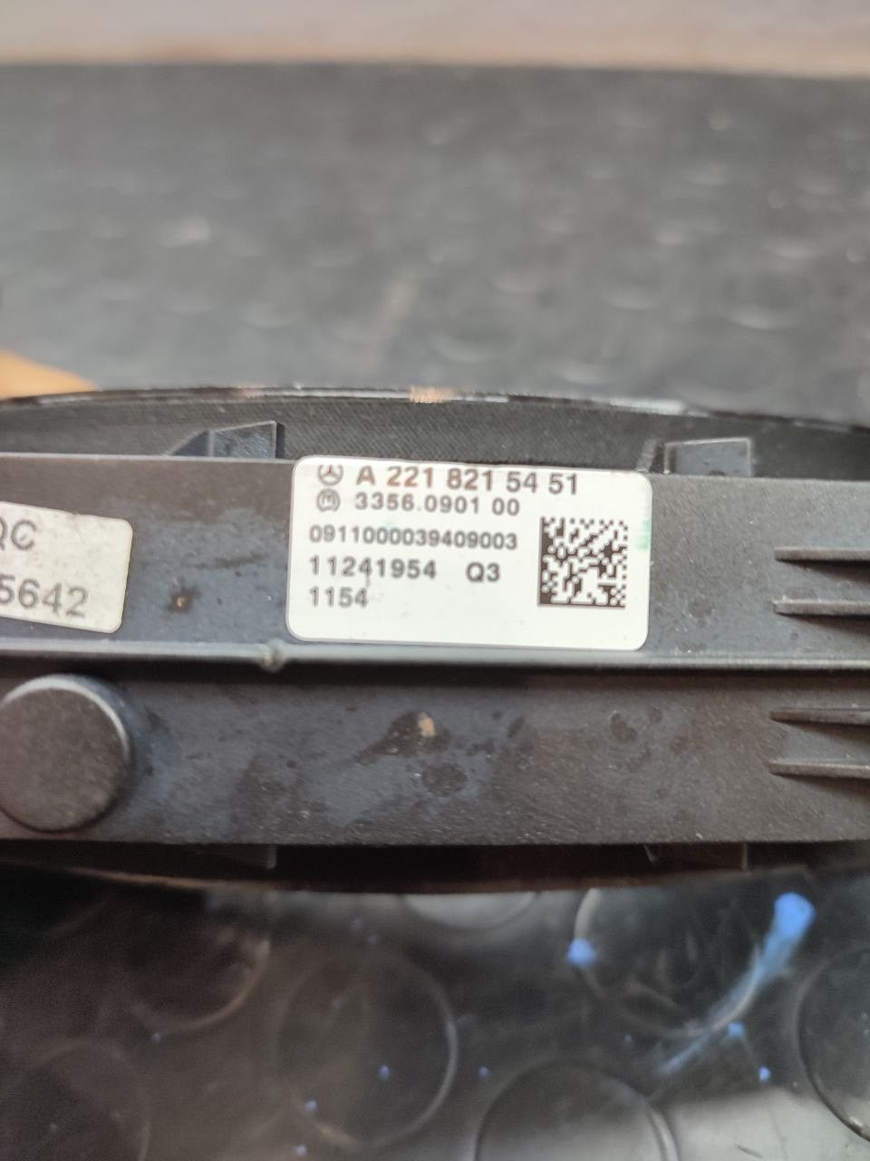 Interruttori cruscotto Parktronic e Tps Mercedes classe S ( w221 ) cod A2218215451 - F&P CRASH SRLS - Ricambi Usati