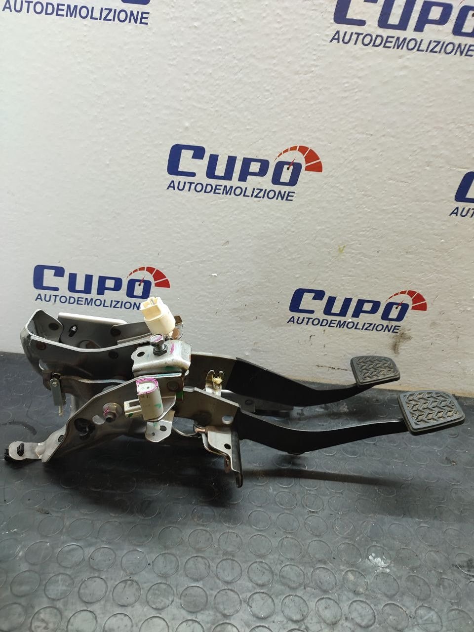 Kit pedaliera Potenziometro Freno TOYOTA AYGO 3 1.0 (2017) - F&P CRASH SRLS - Ricambi Usati