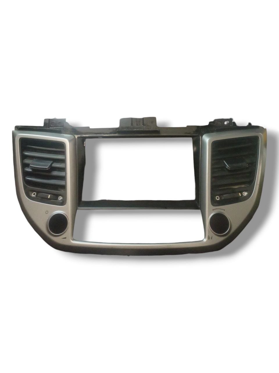 Mascherina autoradio + Bocchette aria clima Hyundai Tucson (2017) cod: 84740D7100 - F&amp;P CRASH SRLS - Ricambi Usati