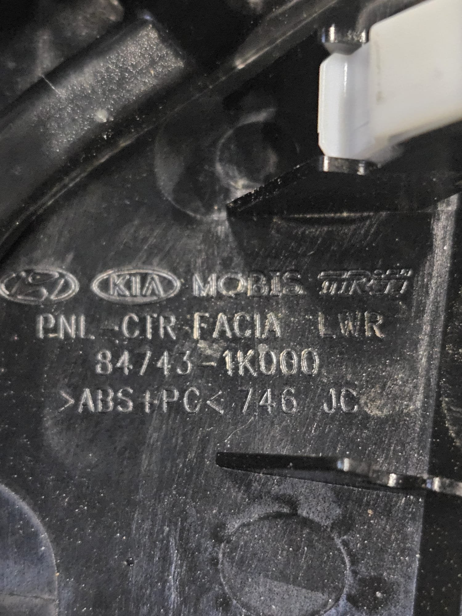 Mascherina Autoradio con Bocchette Aria Hyundai iX20 (2010 - 2019) Cod:84743 - 1K000 - F&P CRASH SRLS - Ricambi Usati