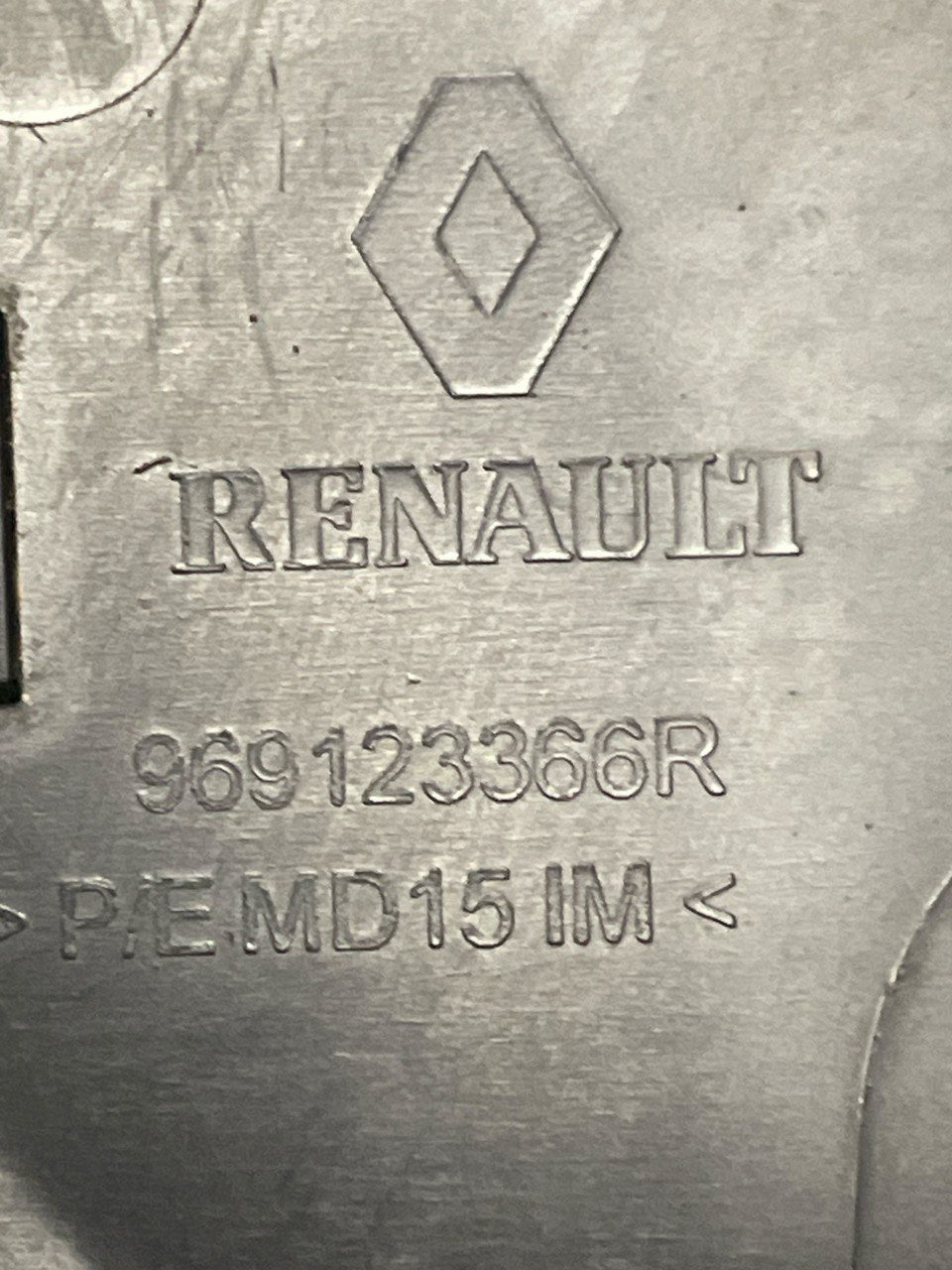Modanatura Tunnel Centrale con Comandi Renault Captur cod:969123366R (2019) - F&P CRASH SRLS - Ricambi Usati