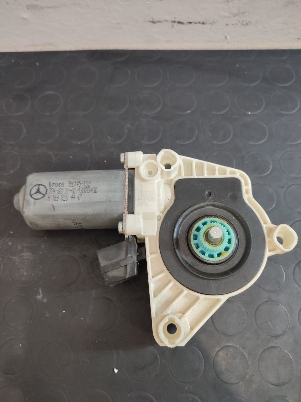 Motorino Alzacristallo anteriore destro MERCEDES-BENZ CLASSE B (T245) - F&P CRASH SRLS - Ricambi Usati