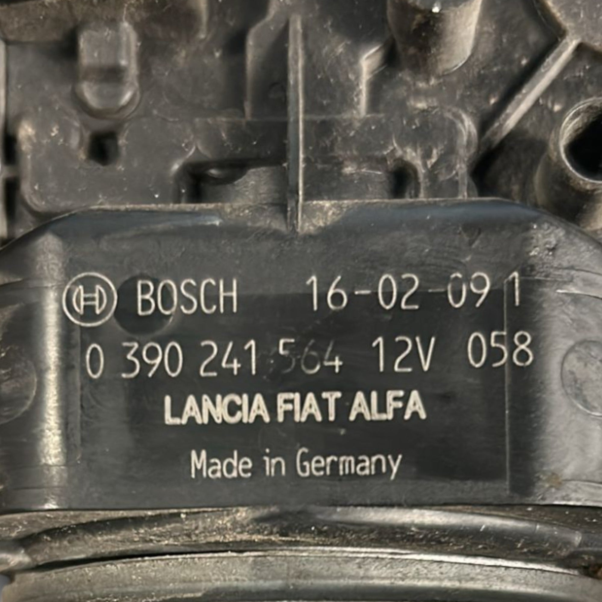 Motorino Tergicristallo Anteriore Fiat Doblo cod:0390241564 (2009 > 2022) - F&P CRASH SRLS - Ricambi Usati