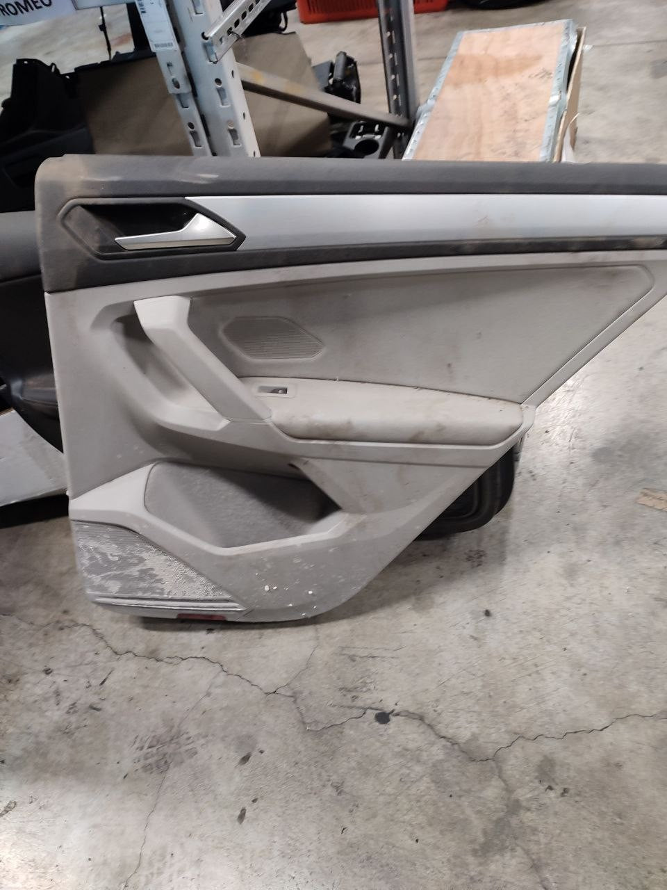 Pannello portiera posteriore destro Volkswagen Tiguan 5N - F&amp;P CRASH SRLS - Ricambi Usati
