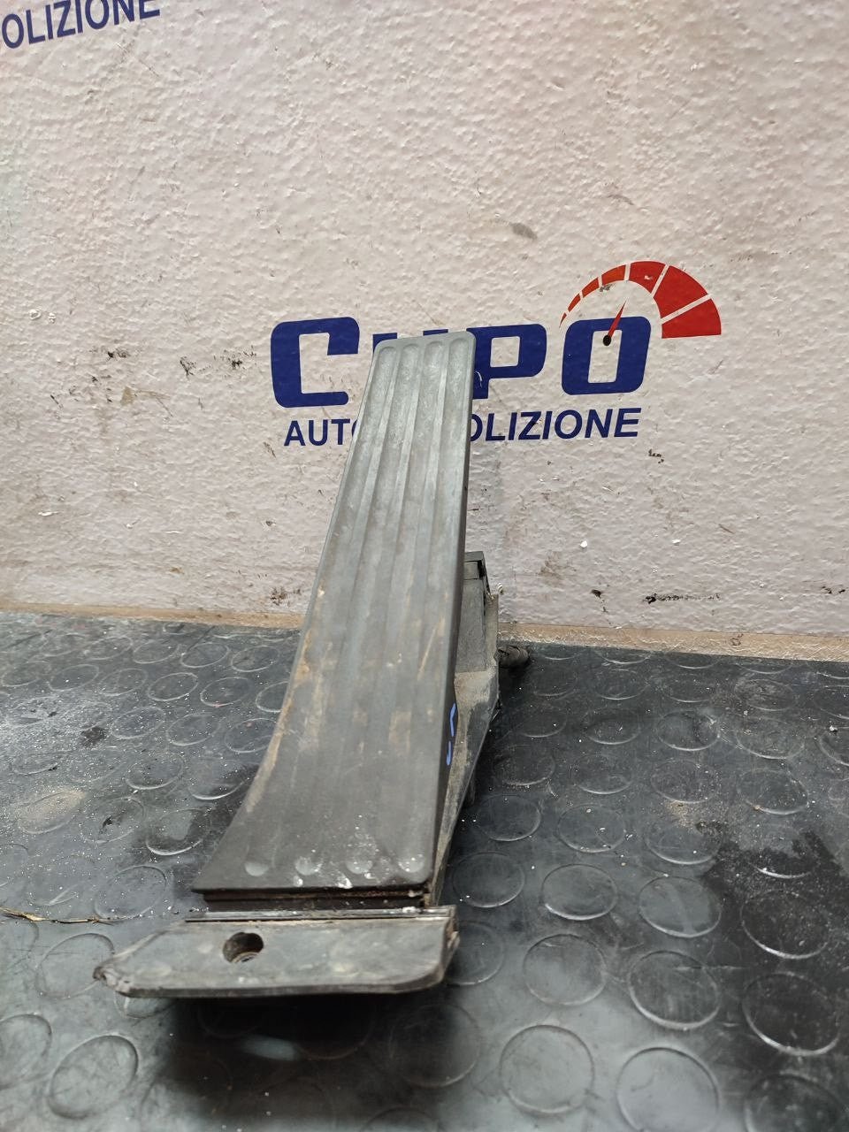 Pedale acceleratore Bmw X3 ( e83 ) cod 6788632-01 - F&amp;P CRASH SRLS - Ricambi Usati