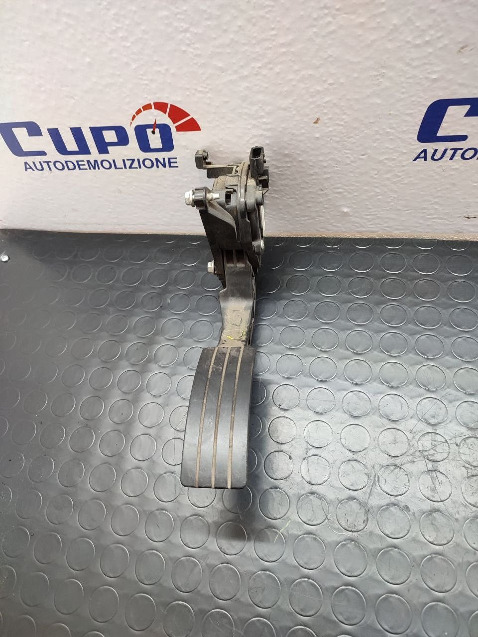 Pedale acceleratore Renault Clio IV cod 180029347r - F&P CRASH SRLS - Ricambi Usati