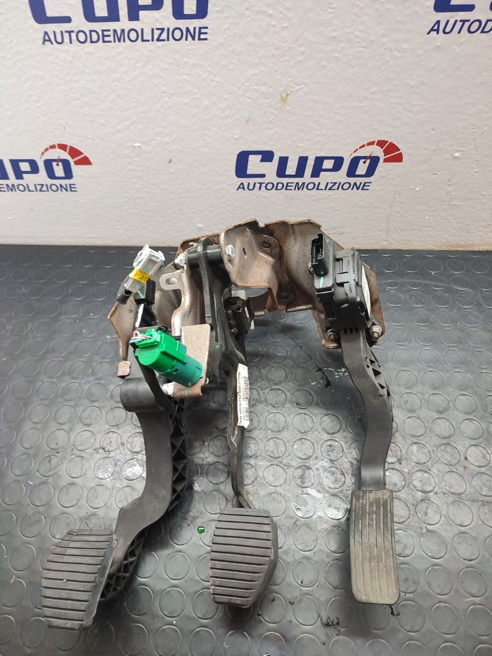 Pedaliera completa Peugeot 208 cod 9671433780 - F&P CRASH SRLS - Ricambi Usati