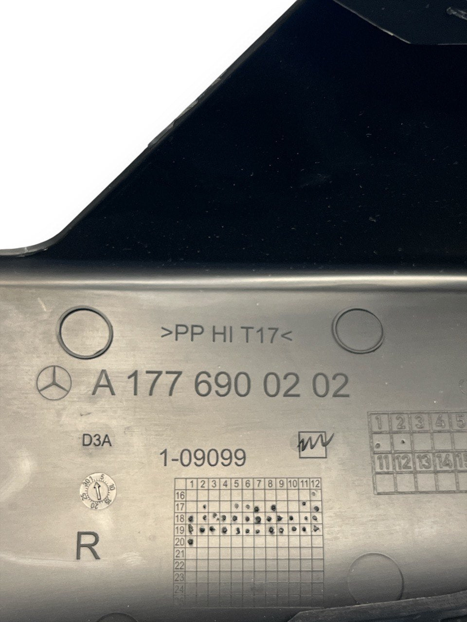 Mercedes-Benz Klasse A Klasse unten rechts Beschichtung / W177 Kabeljau