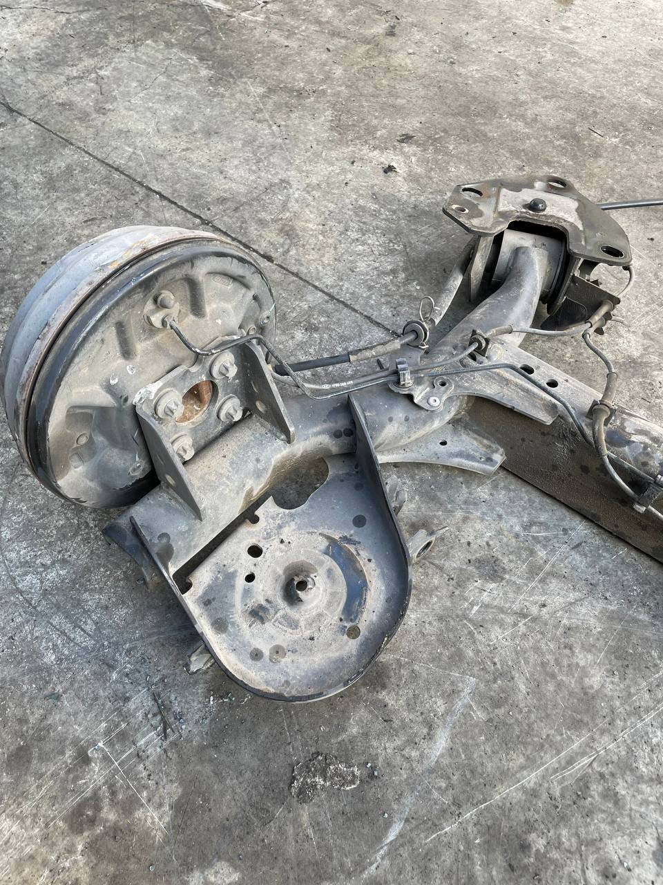 Ponte assale posteriore Renault Kangoo anno 2010 1.5 dci - F&P CRASH SRLS - Ricambi Usati