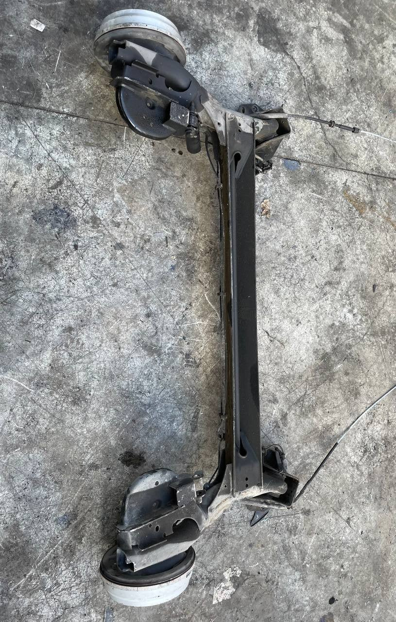 Ponte assale posteriore Renault Kangoo anno 2010 1.5 dci - F&P CRASH SRLS - Ricambi Usati