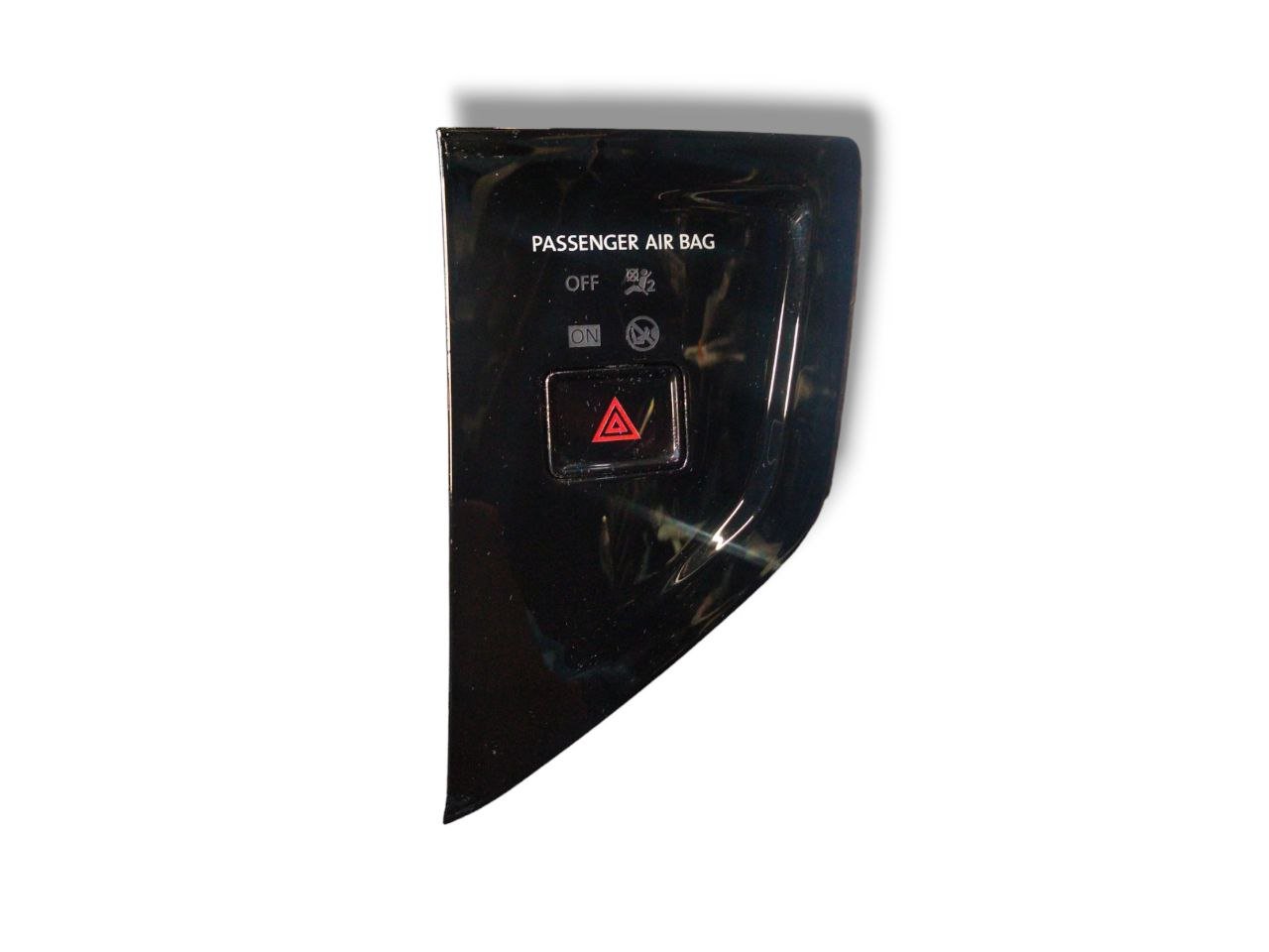 Pulsante / Interruttore Comando Quattro Frecce Luci Di Emergenza Seat Arona (2017 >) cod.2G1919225 - F&P CRASH SRLS - Ricambi Usati