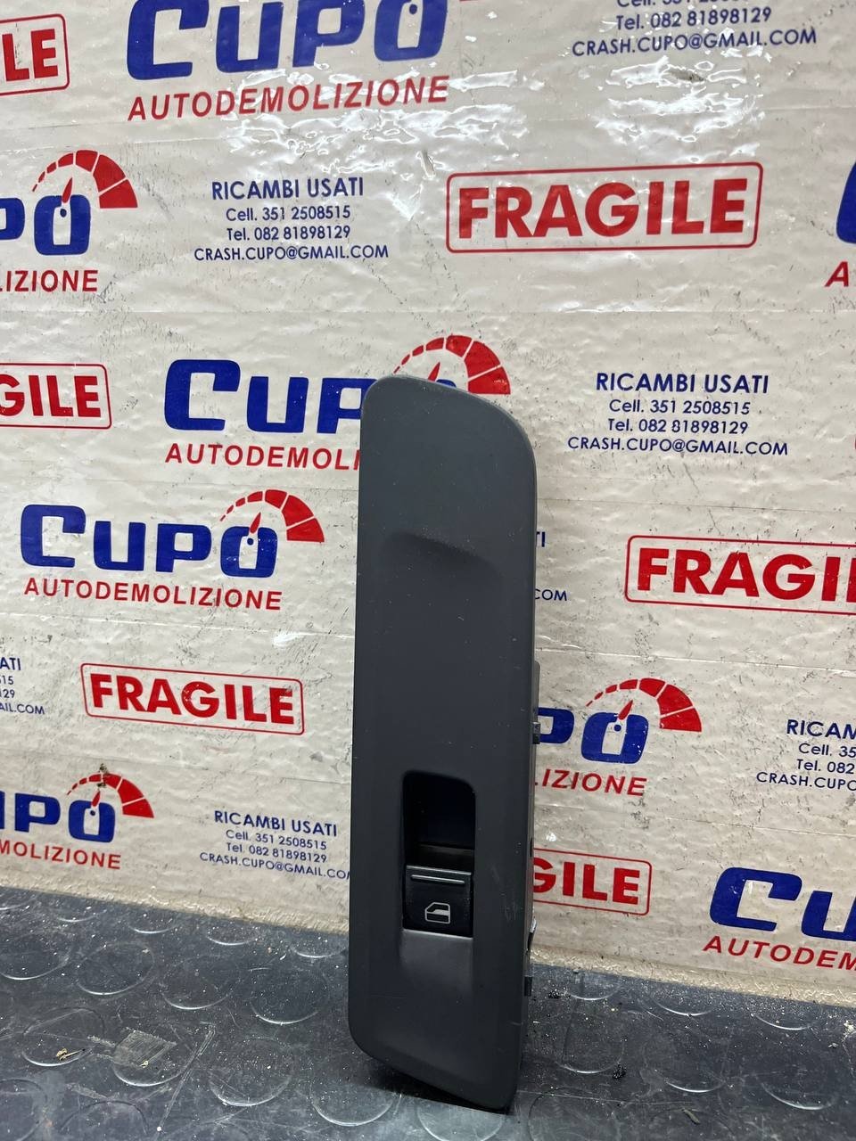 Pulsantiera Alzavetro Ant Desto Volkswagen Tiguan cod:5N1867156A - F&P CRASH SRLS - Ricambi Usati