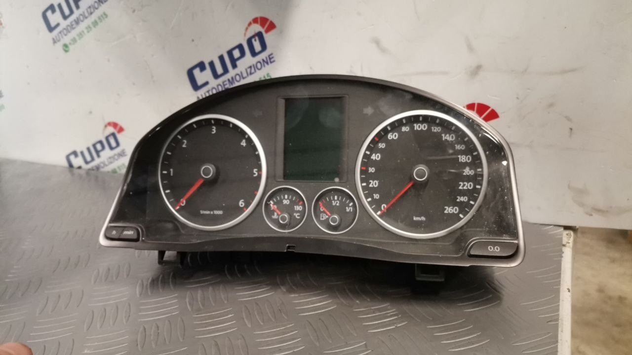 Quadro strumenti Volkswagen Tiguan II serie 2.0 tdi (23009) cod: 5n0920870d - F&P CRASH SRLS - Ricambi Usati