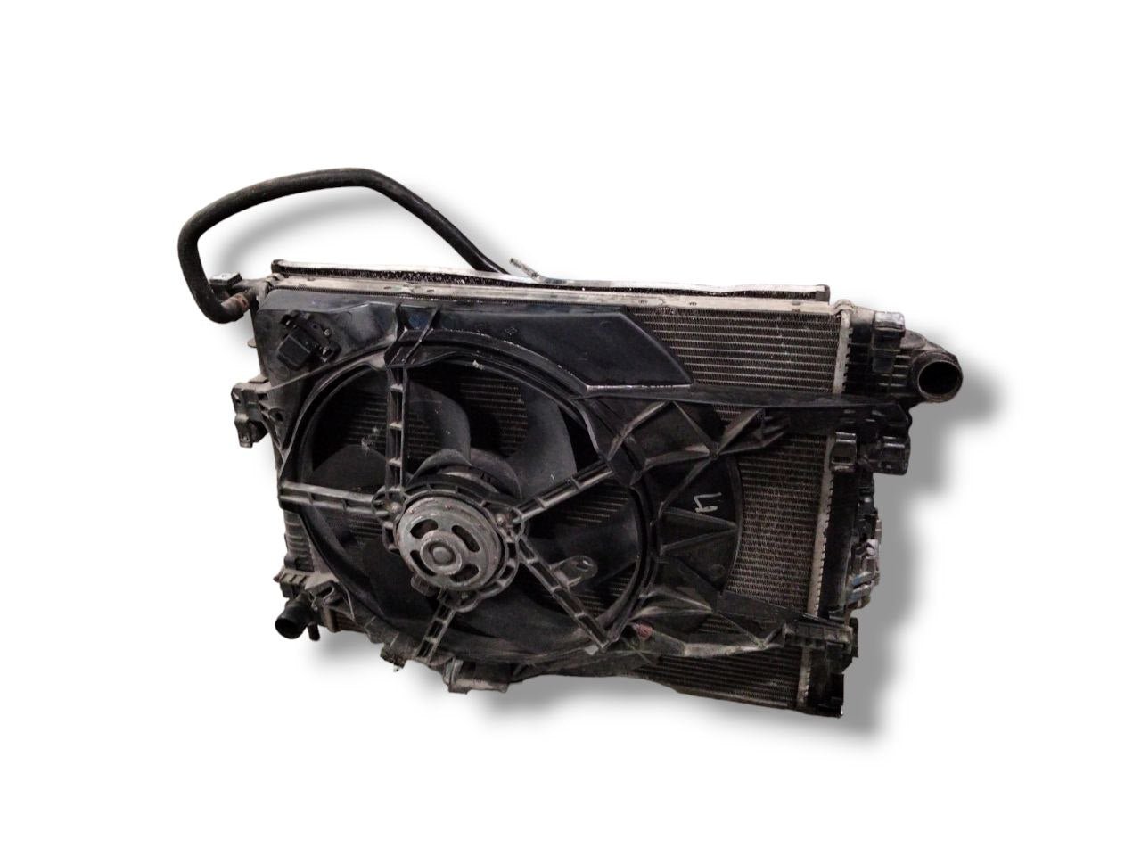 Radiatore + Ventola Di Raffreddamento Opel Vivaro / renault trafic 2.0 d(2014>)cod.8200411166E - F&P CRASH SRLS - Ricambi Usati