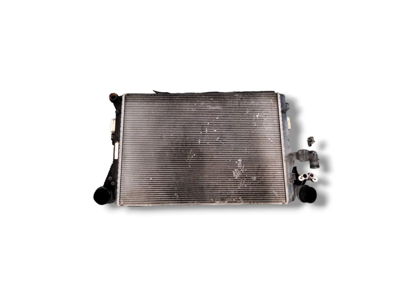 Radiatore Volkswagen Golf VI / MK6 1.6 diesel (2008 - 2012) cod.1K0121251DD - F&P CRASH SRLS - Ricambi Usati