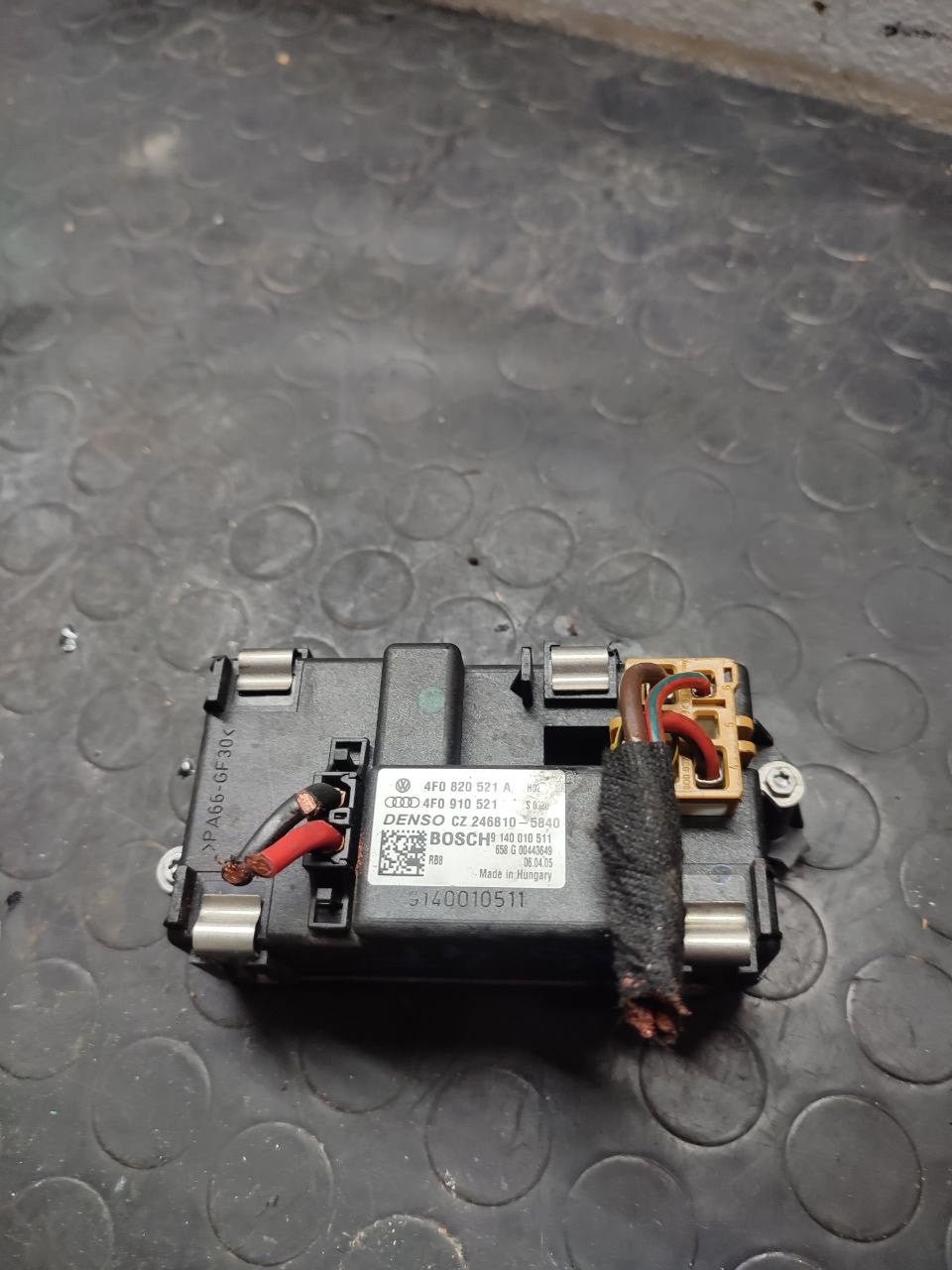 Relè resistenza ventola riscaldamento Audi A6 ( 4f - 2007 ) 3.0 tdi cod 4f0820521a - F&P CRASH SRLS - Ricambi Usati