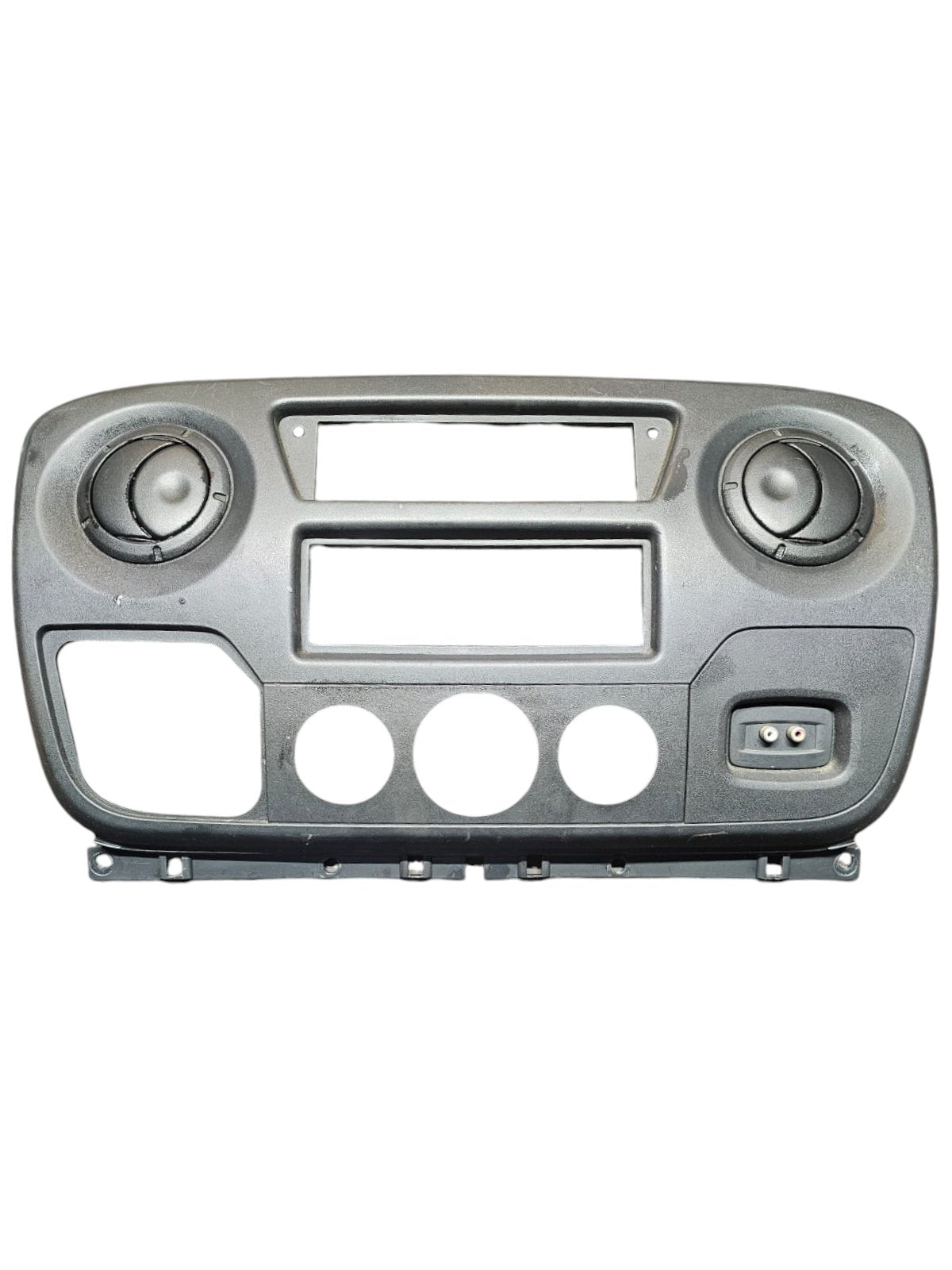 Renault Master (2014 - 2019) Cod:682600025R Mascherina Autoradio + Bocchette Aria + Ingresso Cavo AUX (2014 - 2019) - F&P CRASH SRLS - Ricambi Usati