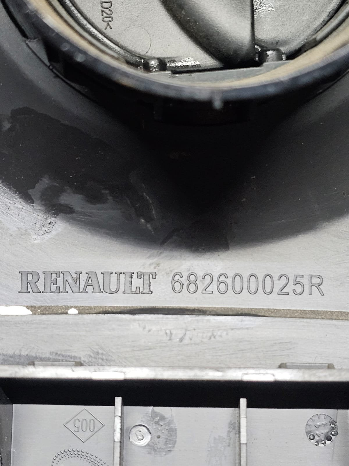Renault Master (2014 - 2019) Cod:682600025R Mascherina Autoradio + Bocchette Aria + Ingresso Cavo AUX (2014 - 2019) - F&P CRASH SRLS - Ricambi Usati