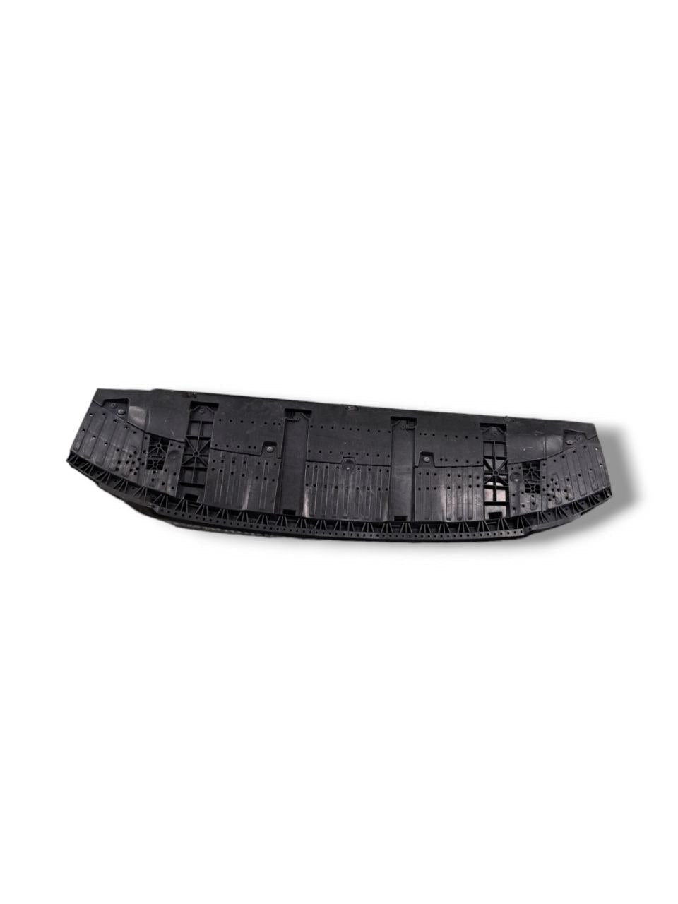 Rivestimento inferiore paraurti anteriore paratia vano Audi A3 8V (2017) COD:8U0807233C - F&P CRASH SRLS - Ricambi Usati