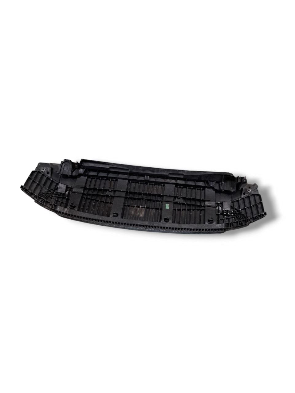 Rivestimento inferiore paraurti anteriore paratia vano Audi A3 8V (2017) COD:8U0807233C - F&P CRASH SRLS - Ricambi Usati