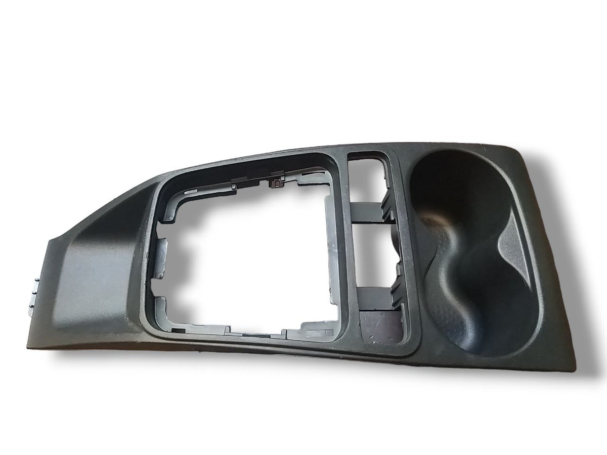 Rivestimento / Modanatura Tunnel Centrale Seat Ibiza ( 2015 - 2017 ) Cod : 6P0858329A - F&amp;P CRASH SRLS - Ricambi Usati