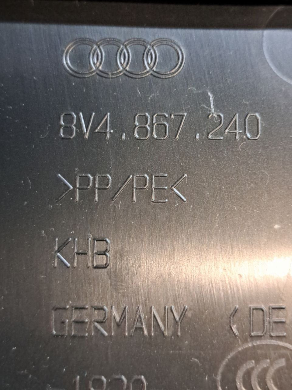 Rivestimento Montante centrale Anteriore Destro Audi A3 8V (2015 - 2020) COD:8V4867240 - F&P CRASH SRLS - Ricambi Usati