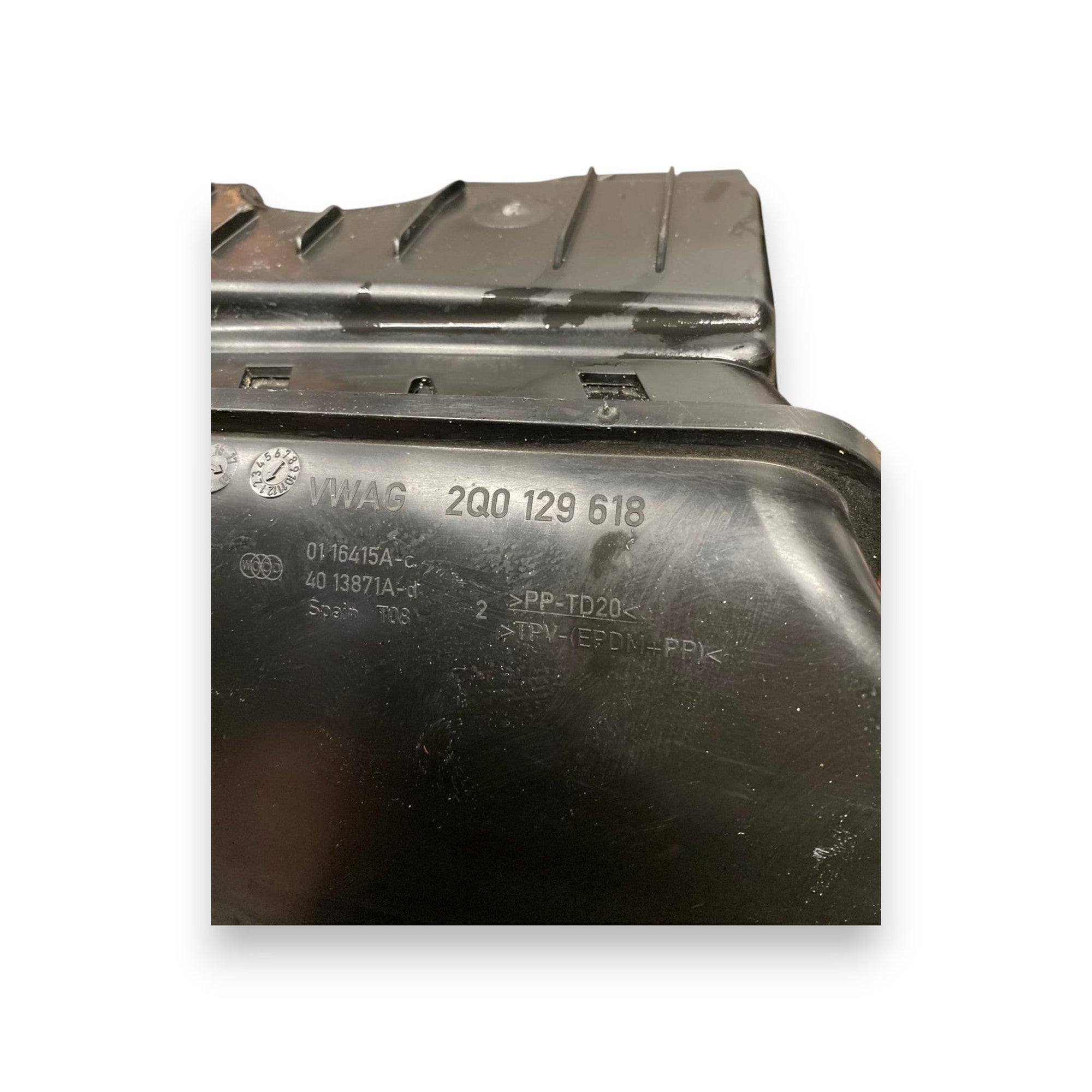 Scatola filtro aria Volkswagen Polo VI AW1 1.6 Diesel (2017 - ) Cod: 2Q0129618 - F&P CRASH SRLS - Ricambi Usati